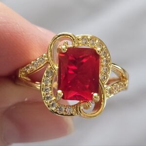 Elegant Gold and Red Gemstone Ring